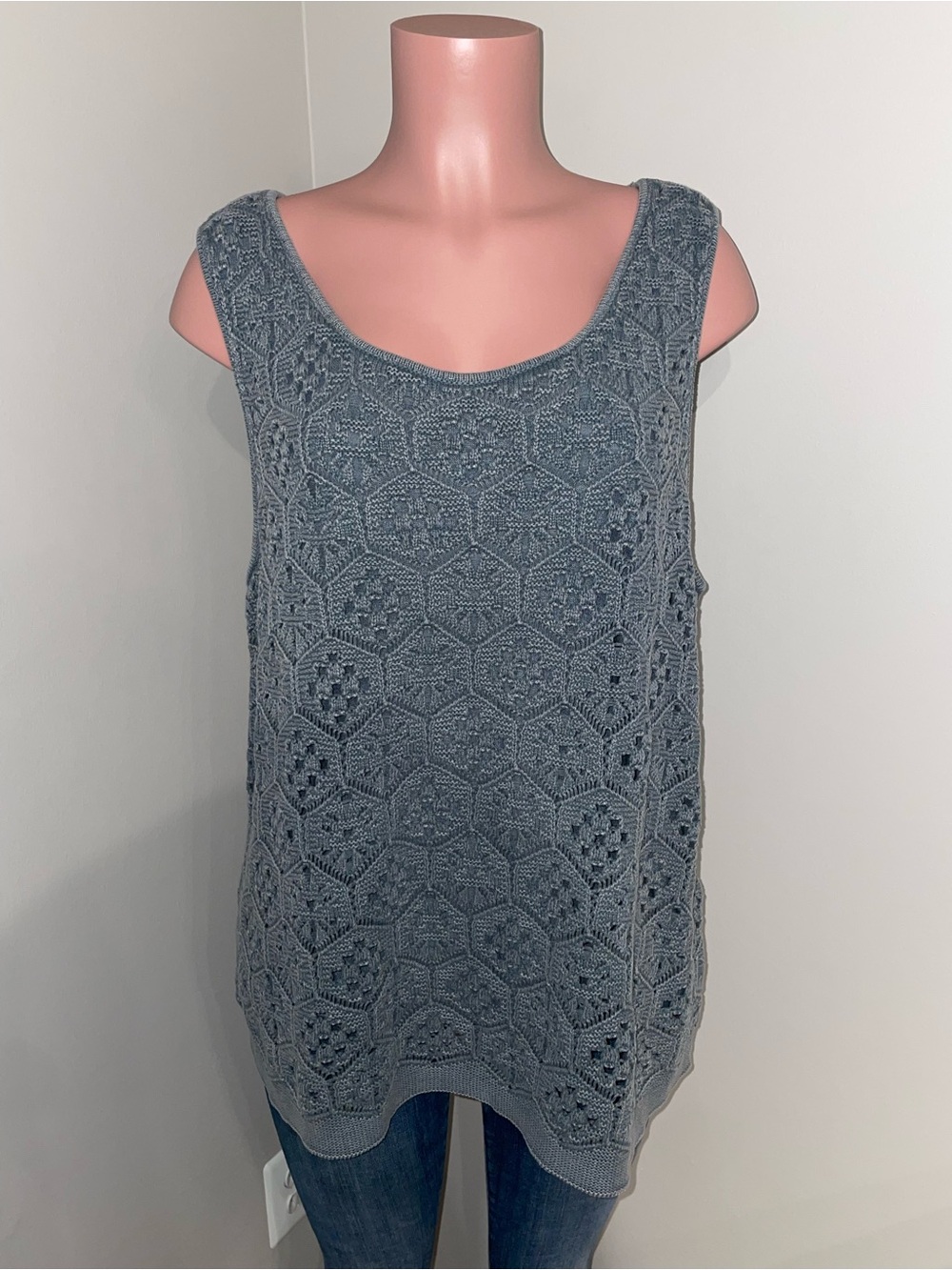J. Jill Women Tank Top XL Gray Geometric Crochet Overlay Scoop